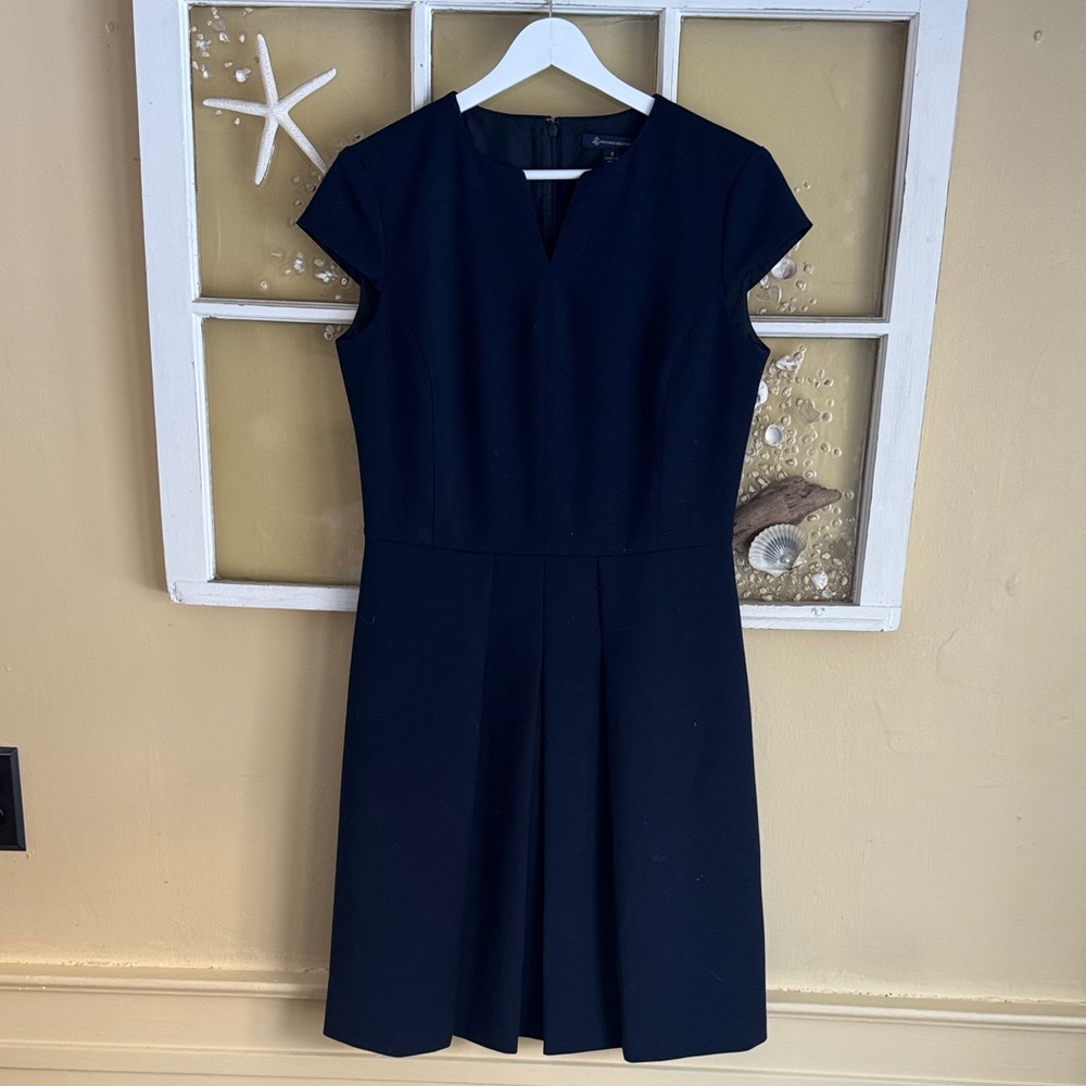 Elegant Navy Brooks Brothers Career Dress sz 4 cap sleeves